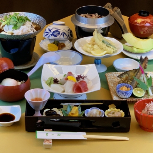 【季節会席】【夕食：部屋食】☆スタンダードな会席プラン☆質はかえず量をおさえた満足の全１１品